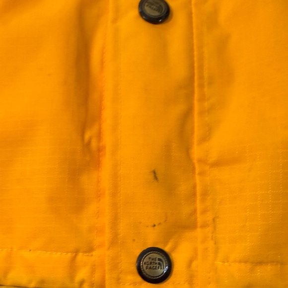 The North Face Yellow and Black Jacket with removeable fleece liner - Picture 13 of 15